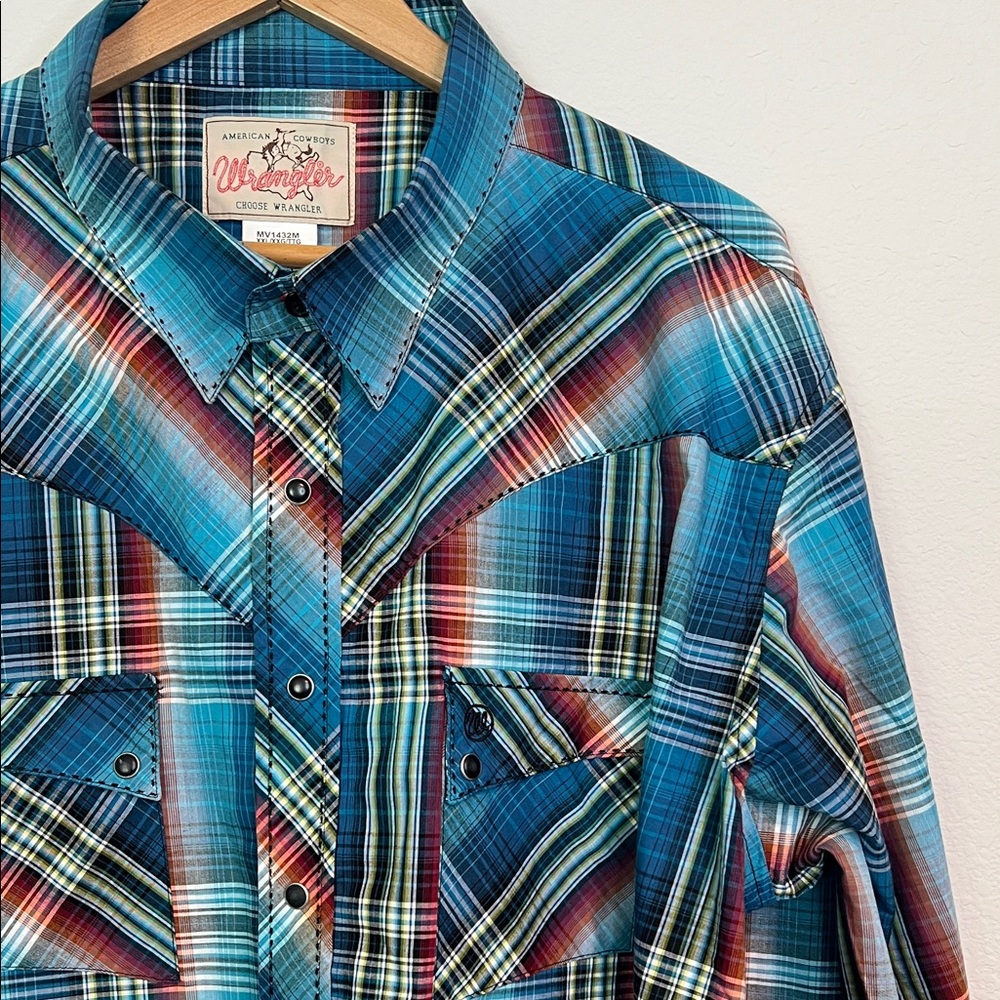 Wrangler Men's Blue and Red Plaid  Snap Button Down Shirt